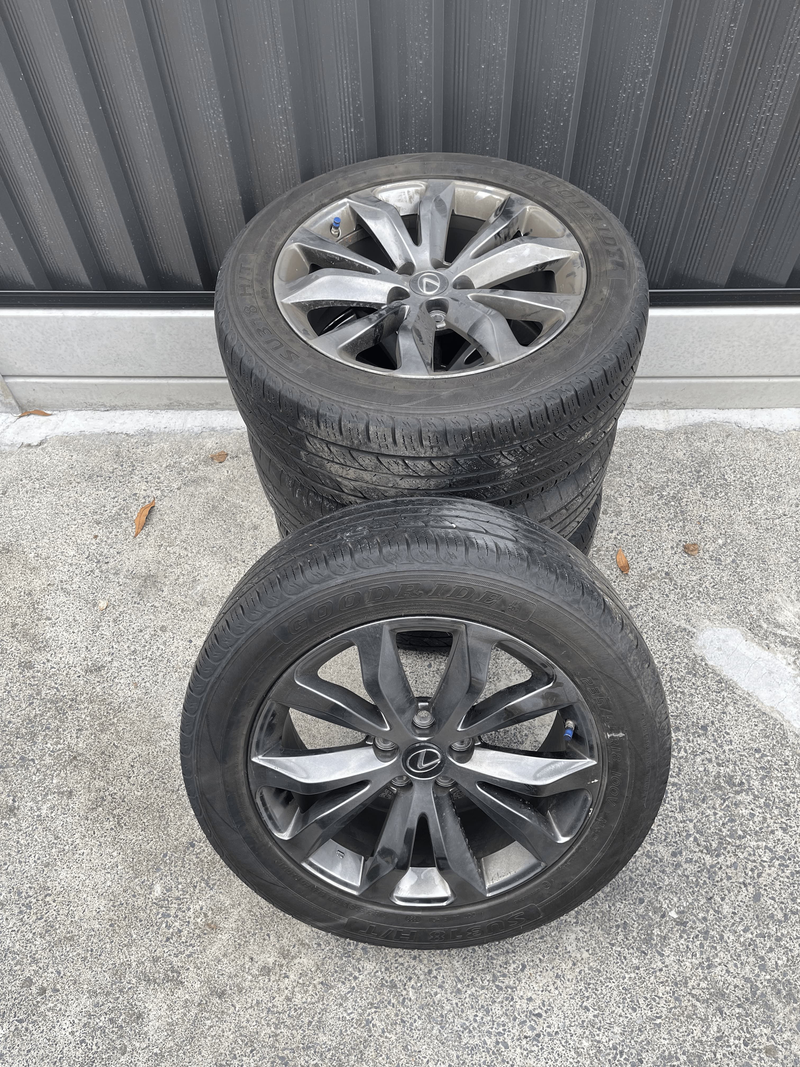 Lexus NX 300 sport Tire and rim